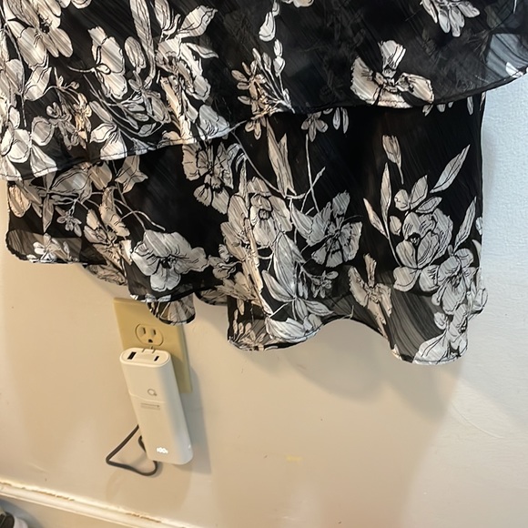 Knee length floral skirt. Stretchy waist. Ruffled bottom - Picture 2 of 3